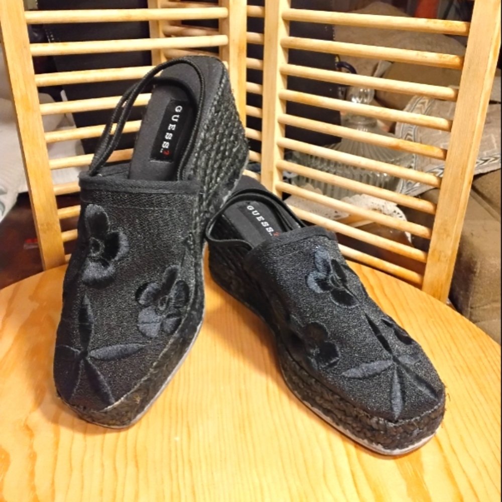 Y2K Guess Shoe Womens 7.5 M Floral Black Fabric Platform Wedge Heel Ladies